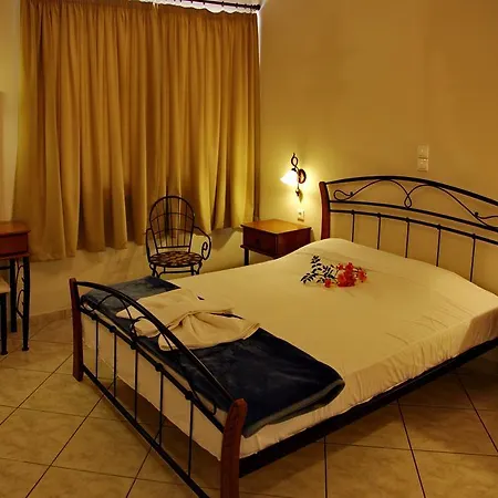 αποσπερίτης Hostel Δονούσα
