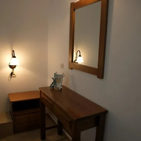 αποσπερίτης Hostel Δονούσα