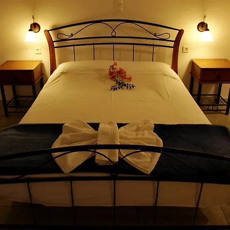 αποσπερίτης Hostel Δονούσα